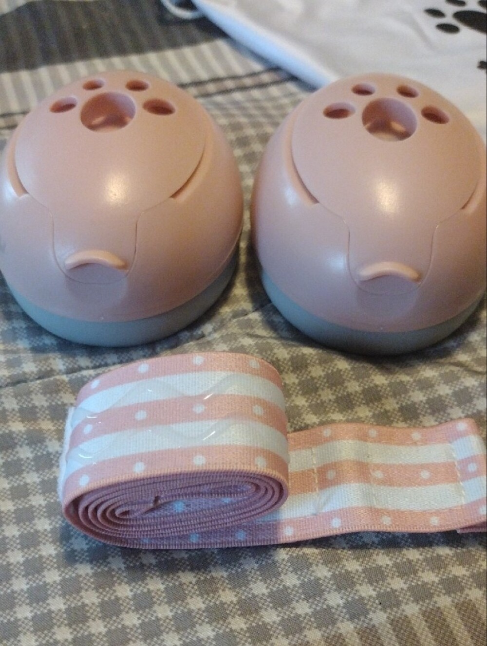 nectar baby Baby Earmuffs in Pink and Gray - Picture 10 of 15